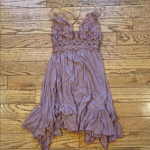 Chic Lace Trim Mauve Mini Dress